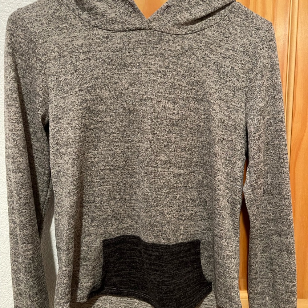 Kinetix gray hoddie with black pocket